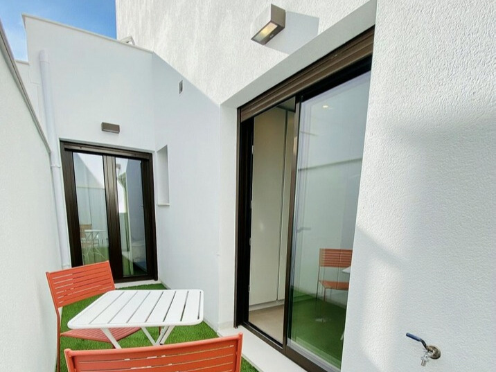 14b54551-c54e-476e-9c26-b496bd90917f