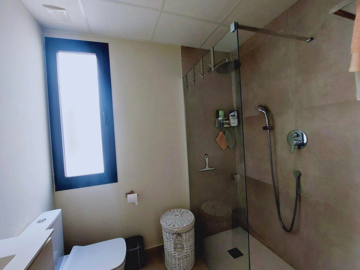 8fa0fb3c-af69-4781-baf2-40358391d3e1