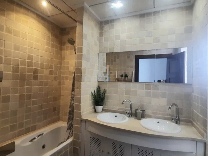 b888ae2a-158d-447f-8195-f959336fffab