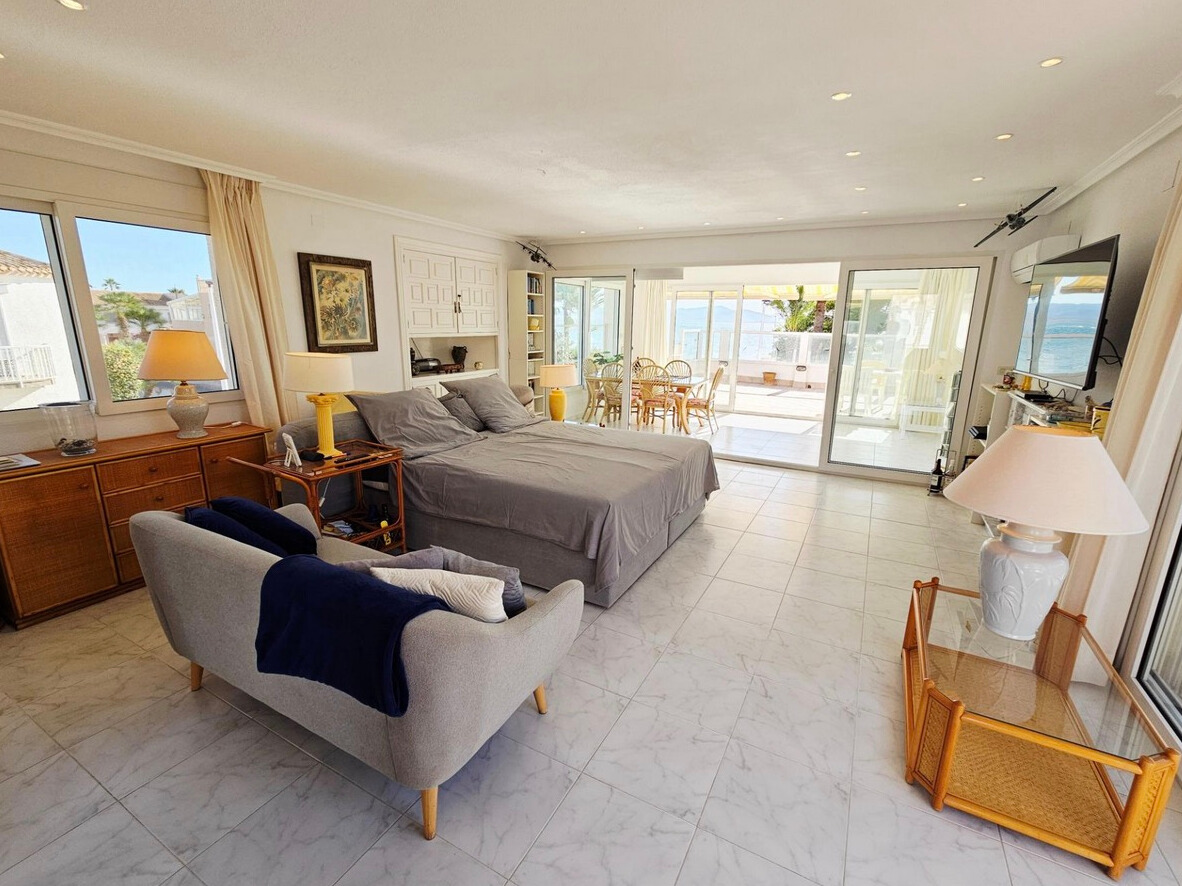 cb1ce9a1-5fb3-4cec-90cd-c213063e6690