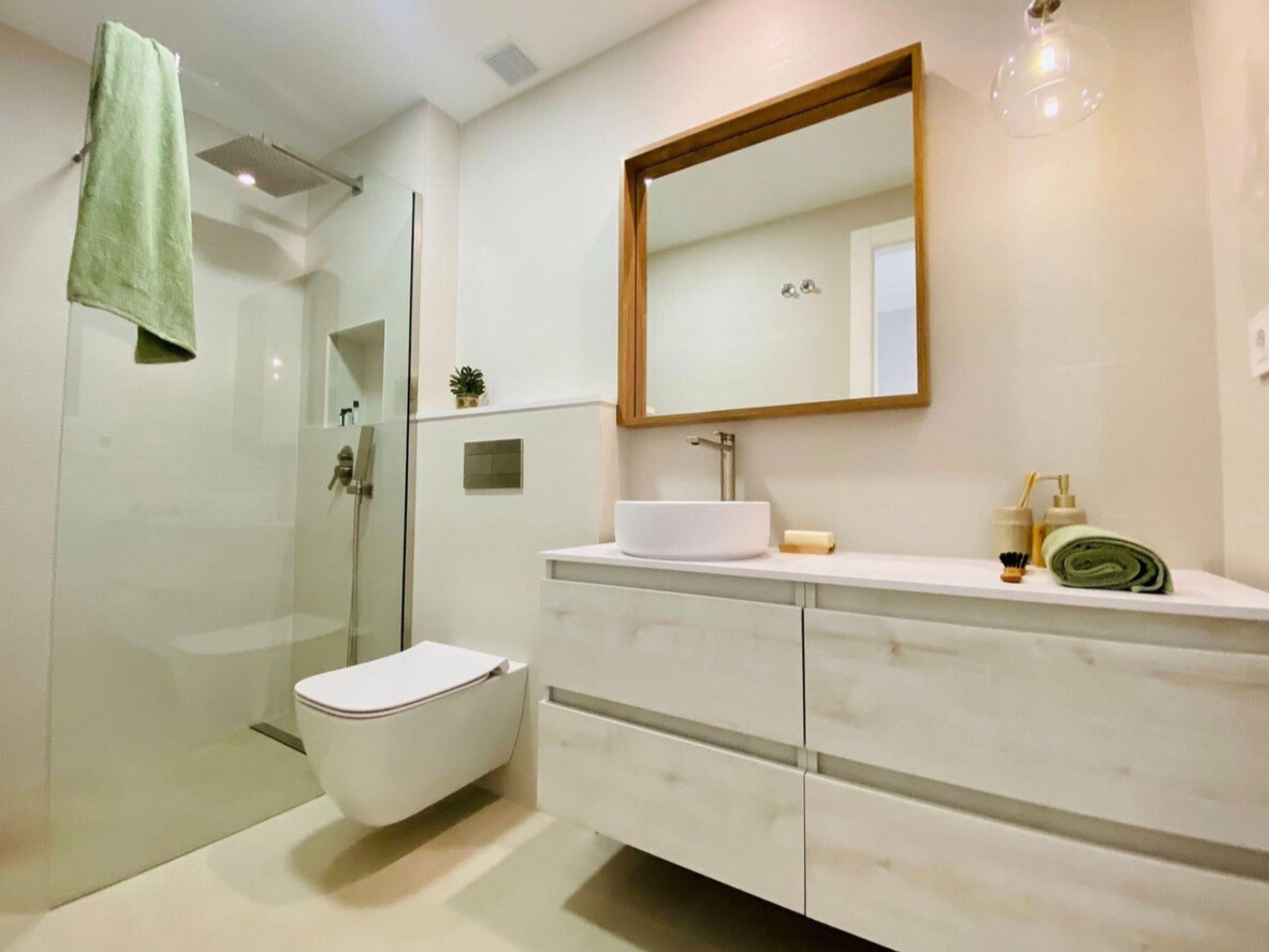 e3b6e40b-448b-41fb-aafc-86e3fab9c224