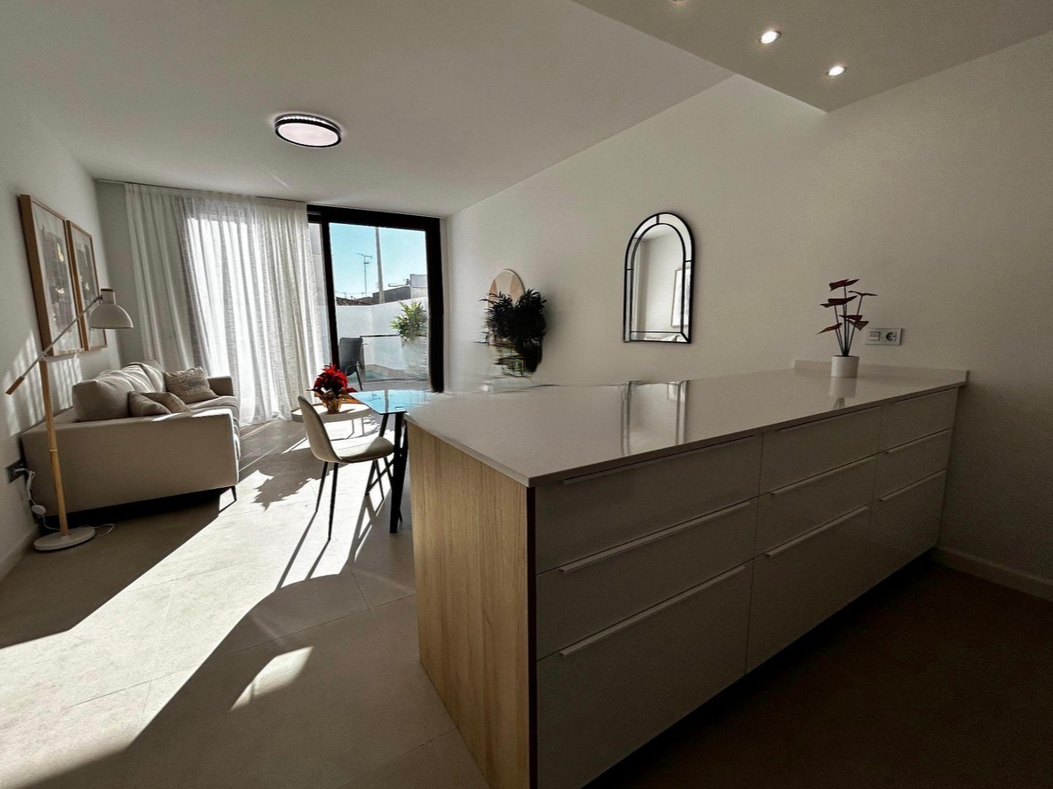 ebbb461c-78f6-4f30-b89d-7a1bd18b1139