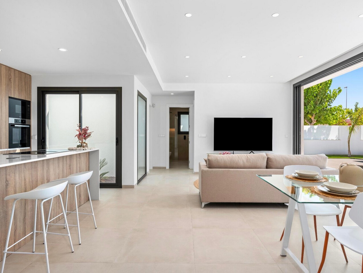 1921f8ea-983e-4a6d-9c81-861f9449e40f