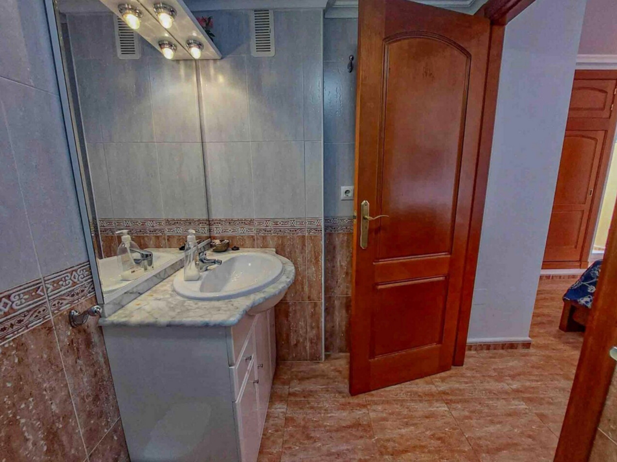 52b3c234-3093-4140-977e-12d8e7fba865