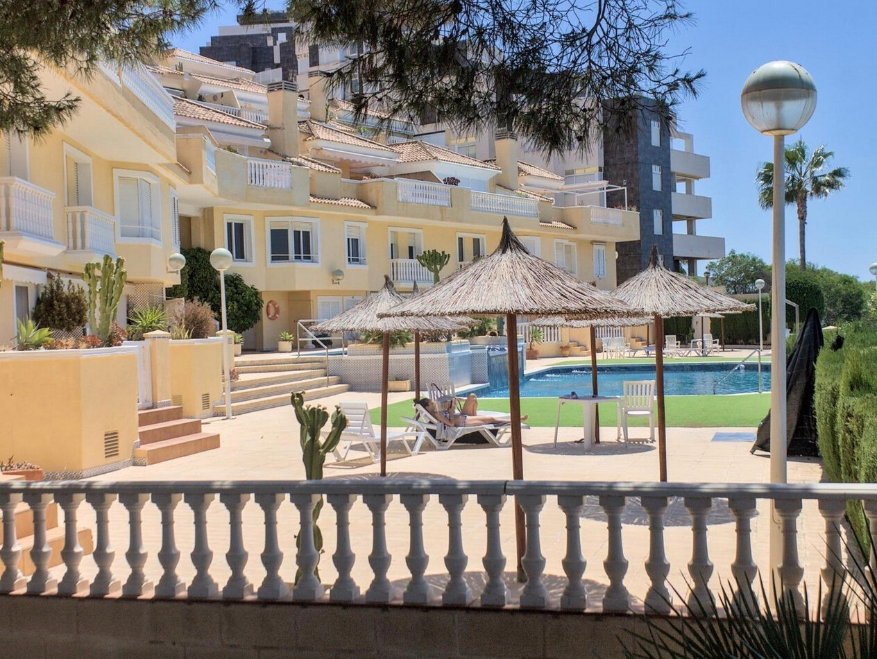 a3058325-3f87-4277-a727-d1de6c49df81