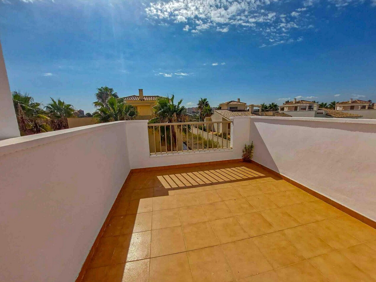 e4b8bb52-6571-48f2-b74c-23ef3dad32eb