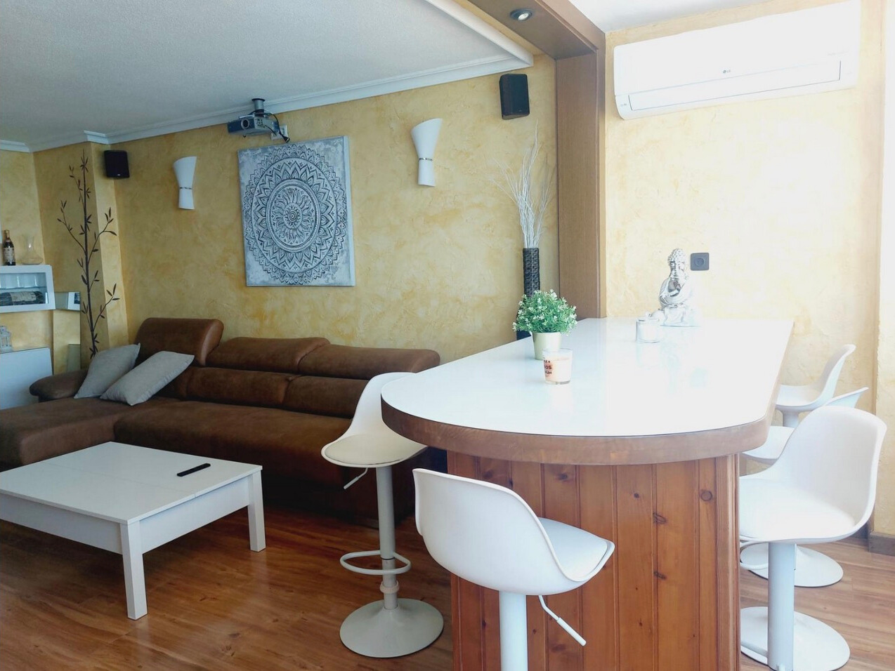 e560b124-47a0-4117-9f89-2b0542f74942