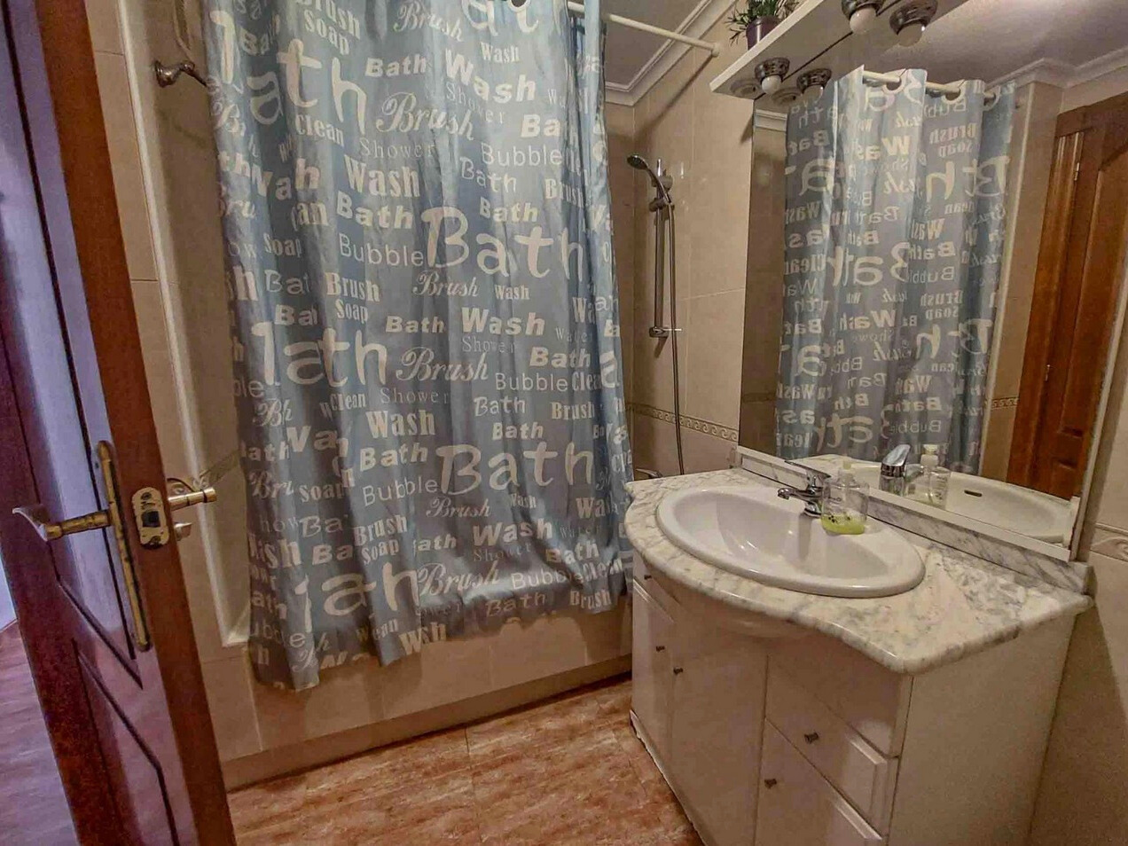 f5bc77b5-5716-4419-85ef-43e236277a29